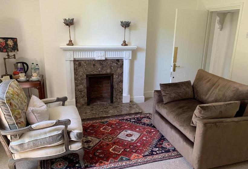 فندق Scarborough Hill Country Inn