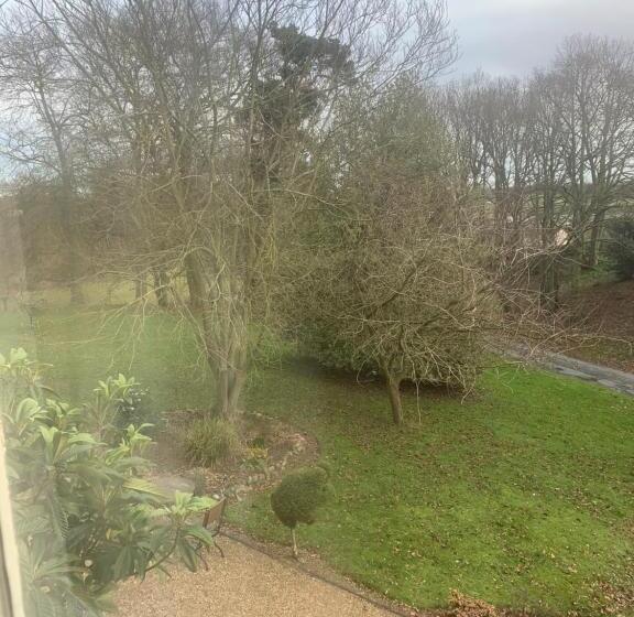 فندق Scarborough Hill Country Inn