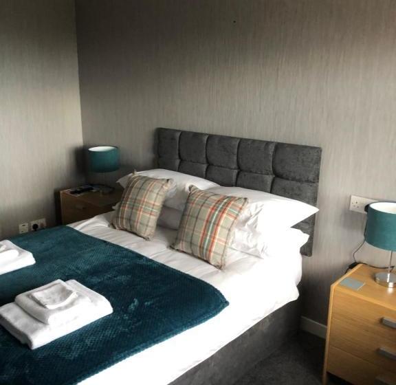 Отель Sinclair Bay Apartments