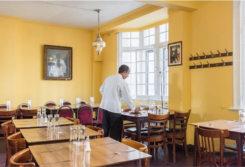 هتل Strand Continental   Hostel