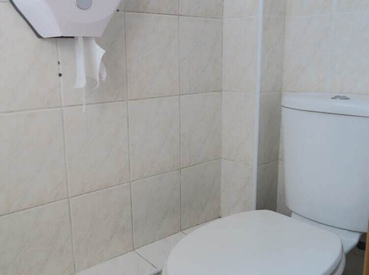 هتل Strand Continental   Hostel