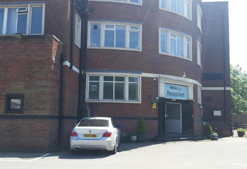 Отель The Bridge