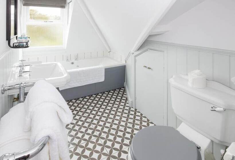 Отель The Broadmead