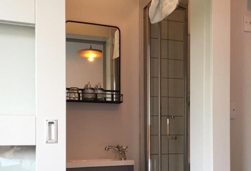 Отель The Broadmead