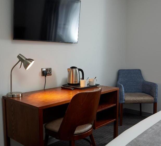 בית מלון כפרי The Caledonian