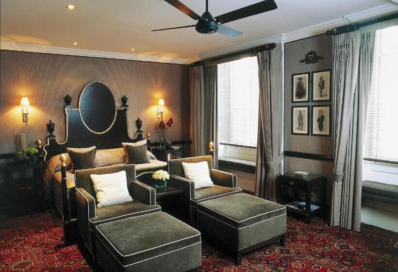 בית מלון כפרי The Chesterfield Mayfair