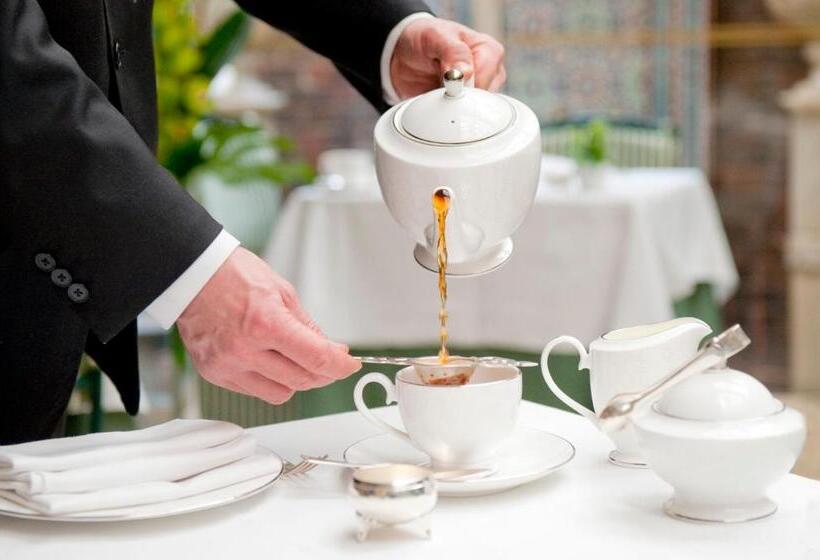 בית מלון כפרי The Chesterfield Mayfair