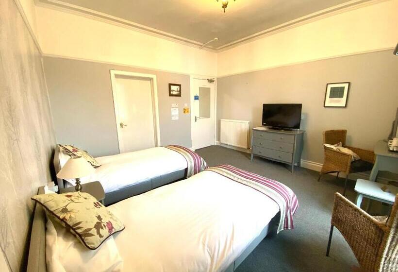 The County Hotel   Self Check In, Speed Wi Fi, Free Parking, Central Location