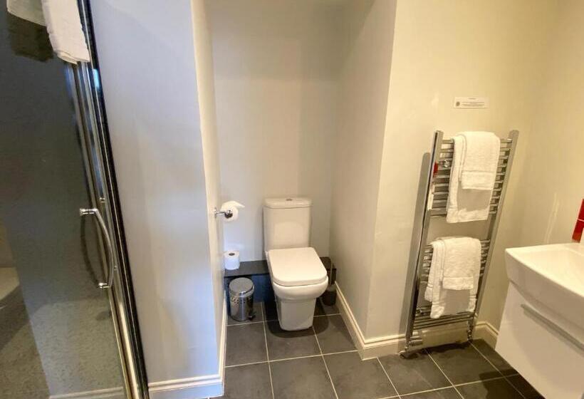 The County Hotel   Self Check In, Speed Wi Fi, Free Parking, Central Location