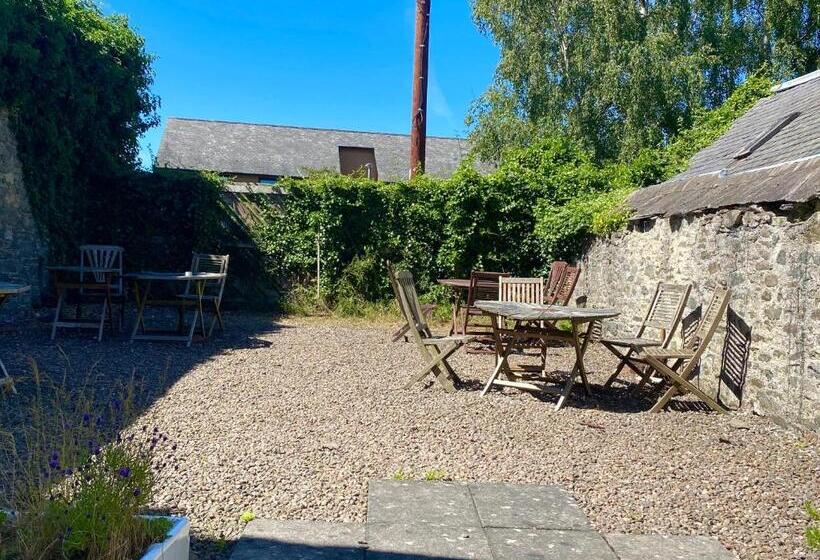 The County Hotel   Self Check In, Speed Wi Fi, Free Parking, Central Location