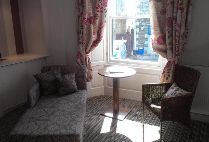 The County Hotel   Self Check In, Speed Wi Fi, Free Parking, Central Location