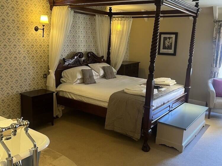 ホテル The George Inn