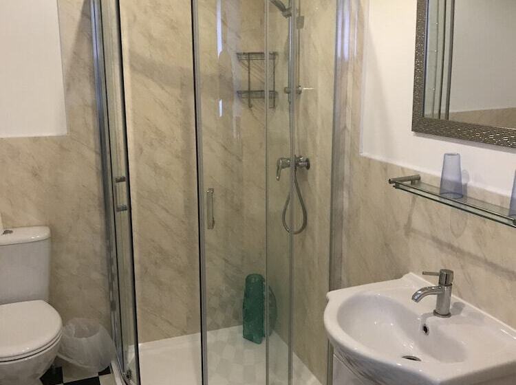 Отель The Glenwood