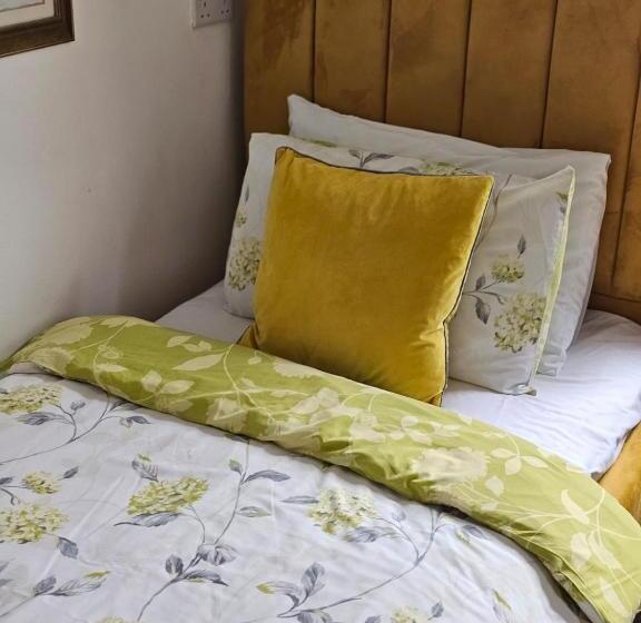 Отель The Gungate