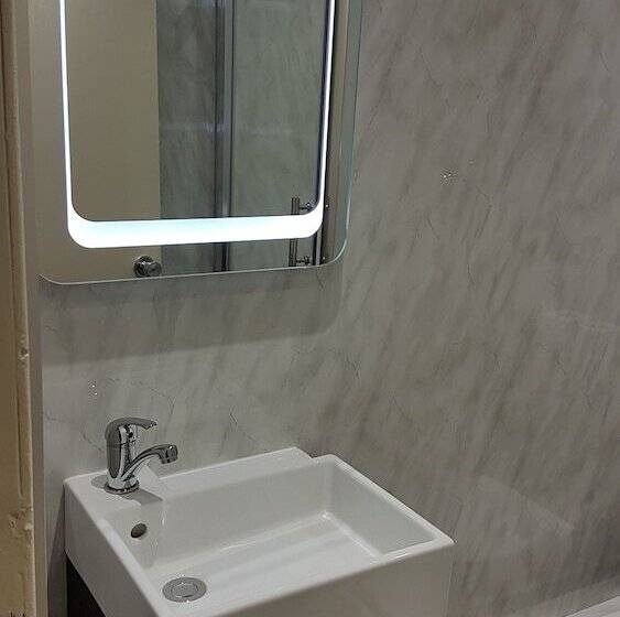 ホテル The Hampton Court Guesthouse