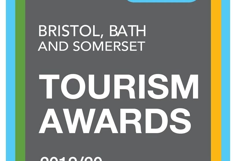 Отель The Hood Arms