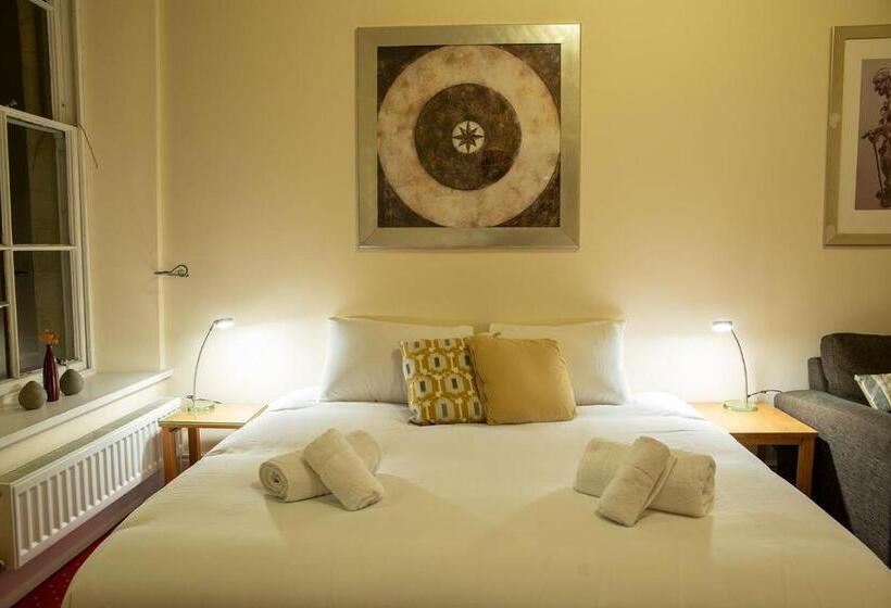 בית מלון כפרי The Knighton