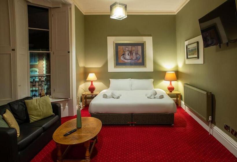 בית מלון כפרי The Knighton