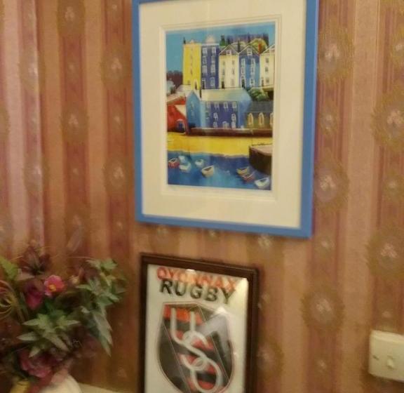 בית מלון כפרי The Knoll Guest House