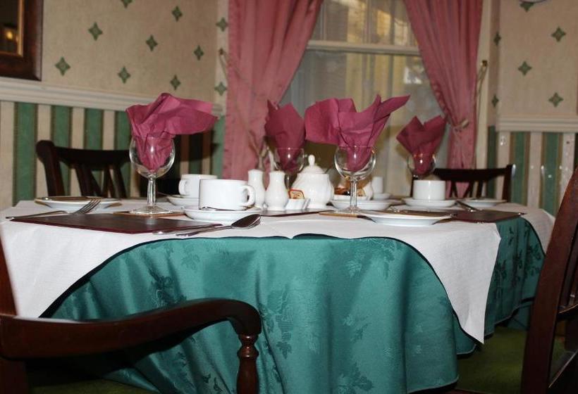 בית מלון כפרי The Knoll Guest House