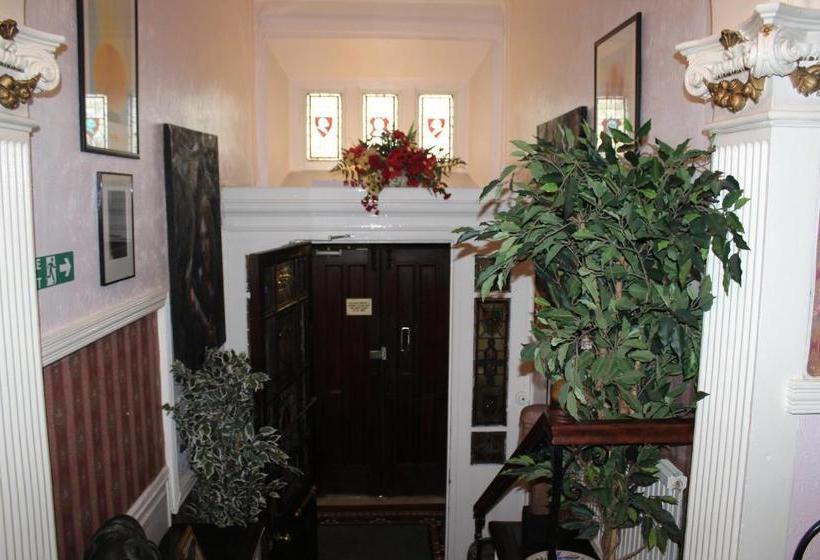 בית מלון כפרי The Knoll Guest House