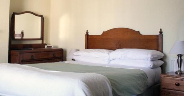 בית מלון כפרי The Knoll Guest House