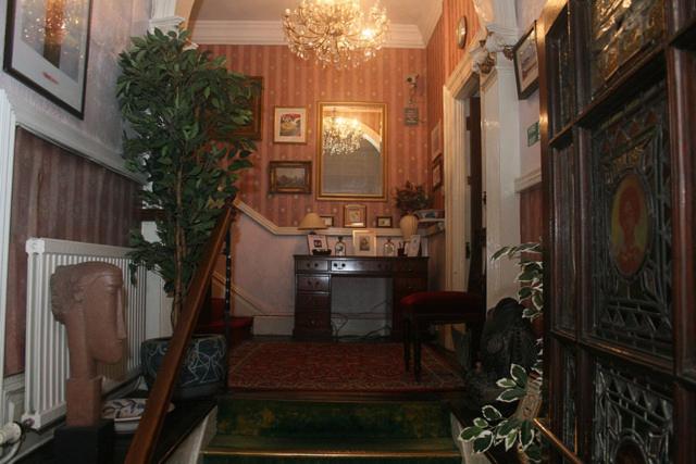 בית מלון כפרי The Knoll Guest House