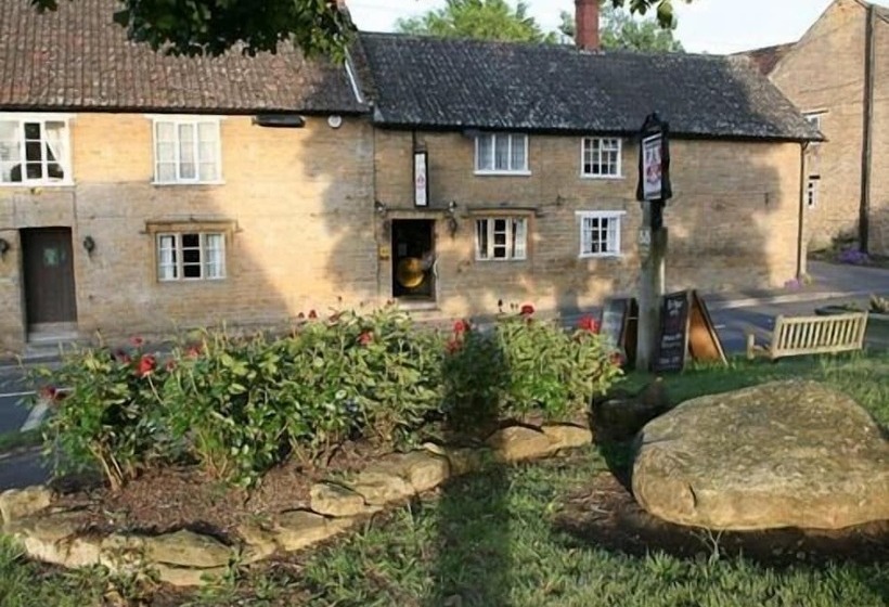 فندق The Manor Arms