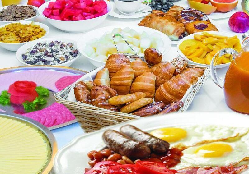 Отель The Montana