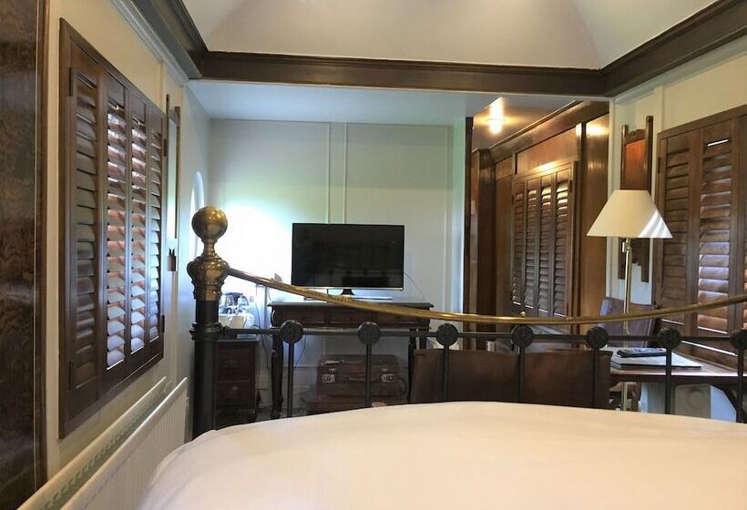 Отель The Old Railway Station