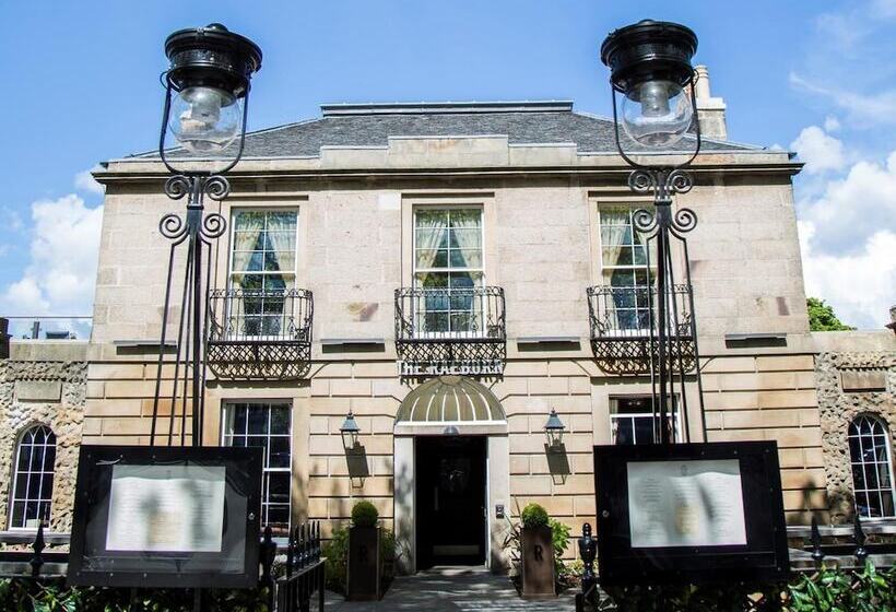 Отель The Raeburn