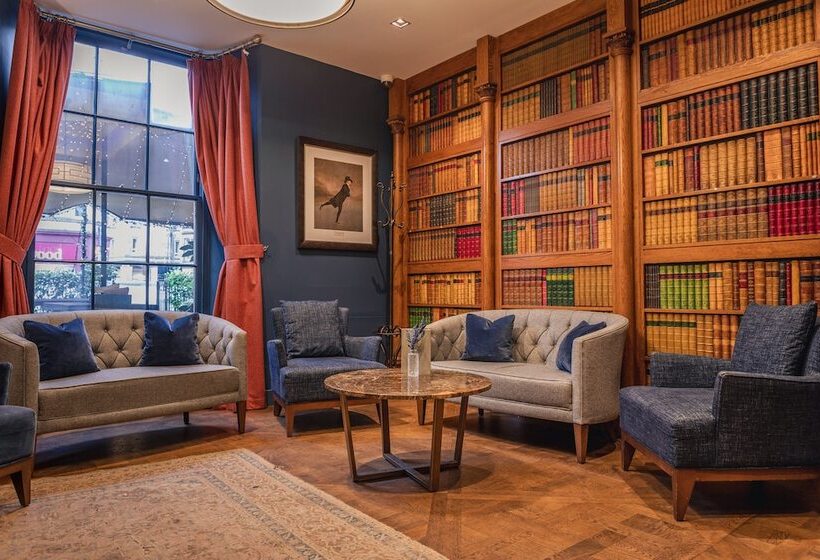 Отель The Raeburn