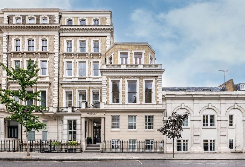 Отель The Resident Kensington