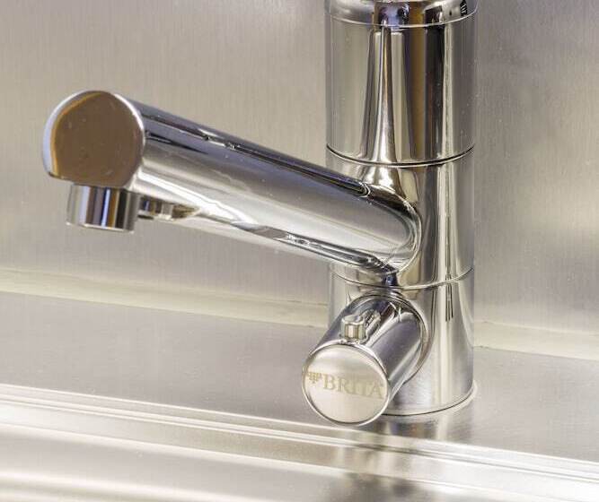 Отель The Resident Kensington