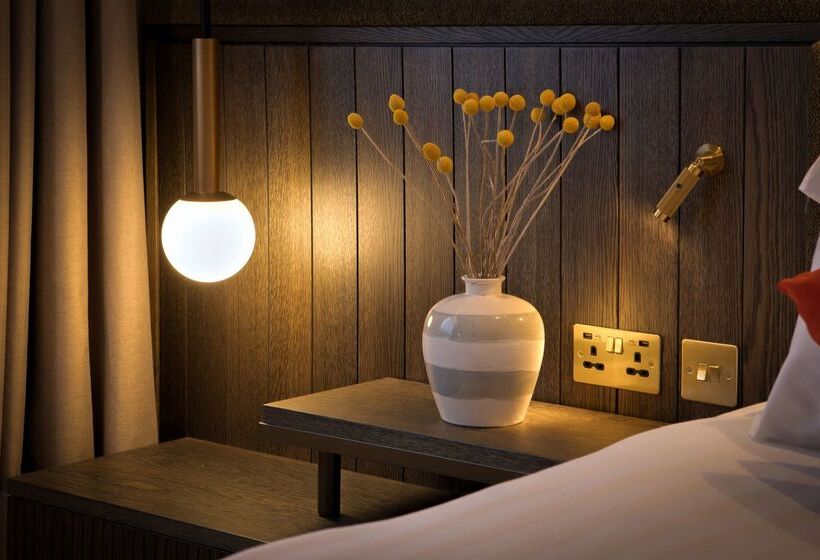 The Samuel Ryder Hotel St Albans, Tapestry Collection Hilton