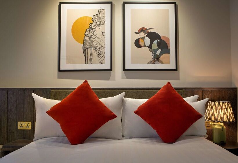 The Samuel Ryder Hotel St Albans, Tapestry Collection Hilton