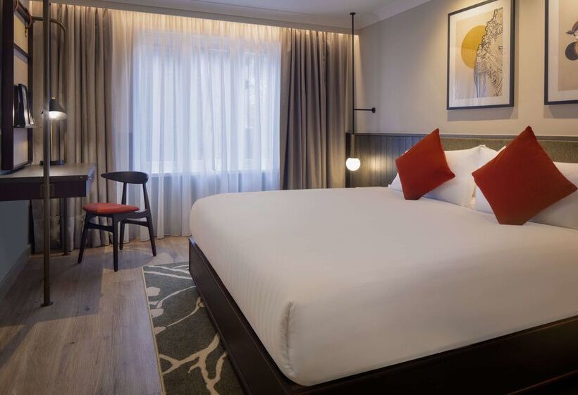 The Samuel Ryder Hotel St Albans, Tapestry Collection Hilton