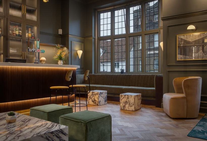 The Samuel Ryder Hotel St Albans, Tapestry Collection Hilton