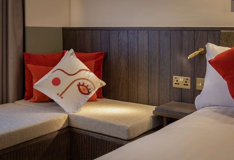 The Samuel Ryder Hotel St Albans, Tapestry Collection Hilton