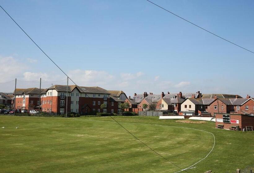 בית מלון כפרי The Seacliffe   Whitby