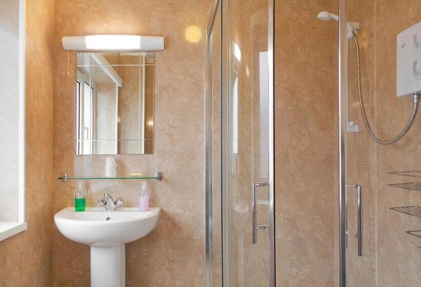 בית מלון כפרי The Seacliffe   Whitby