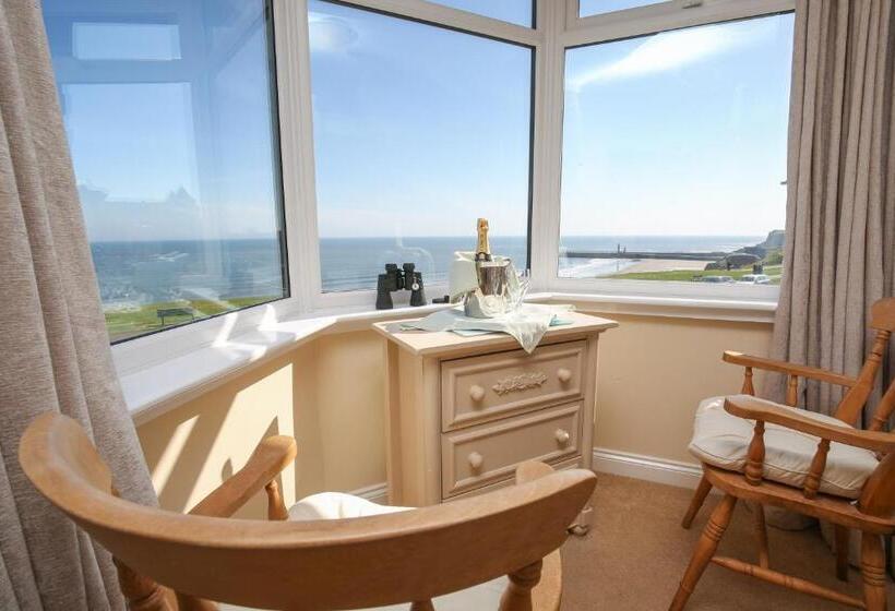 בית מלון כפרי The Seacliffe   Whitby