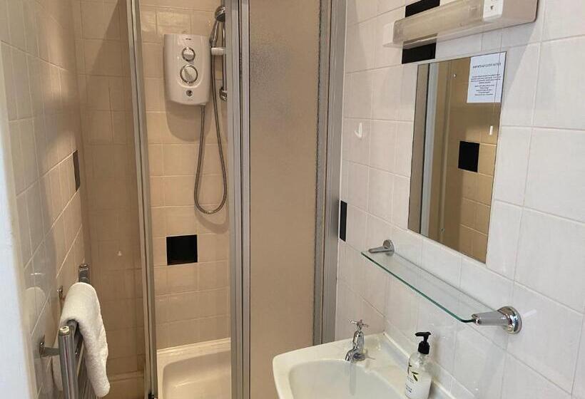 Отель The Shelbourne   Exclusivley For Adults