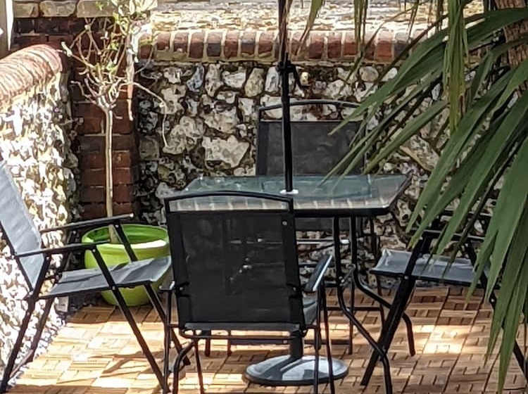 Отель The Sheldon B&b Free Private Parking