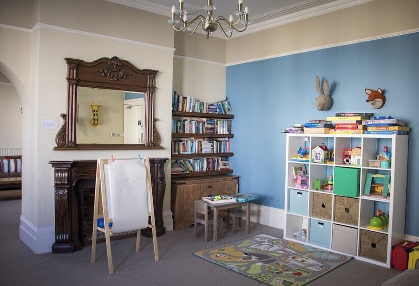 Отель The Sheldon B&b Free Private Parking