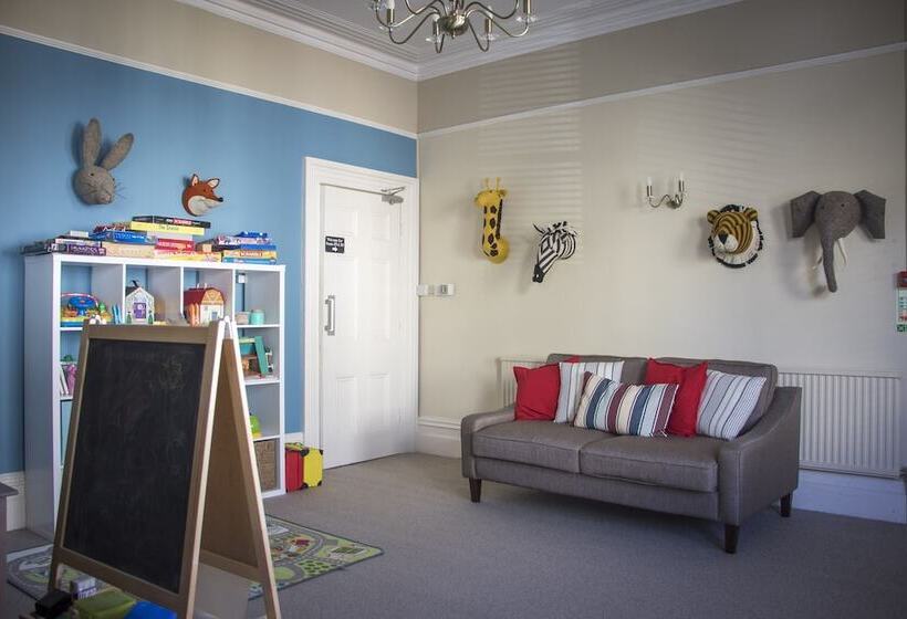 ホテル The Sheldon B&b   Free Private Parking