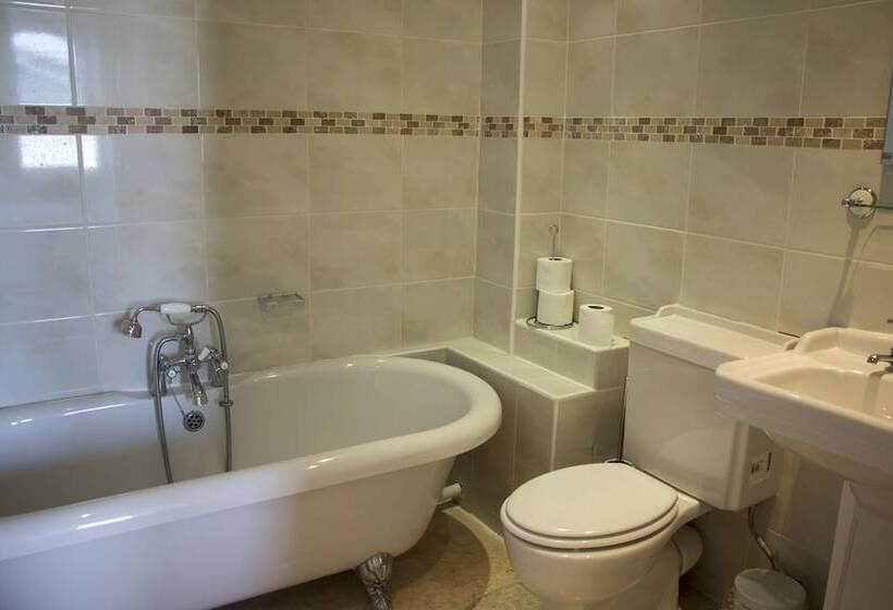 Отель The Sheldon B&b Free Private Parking