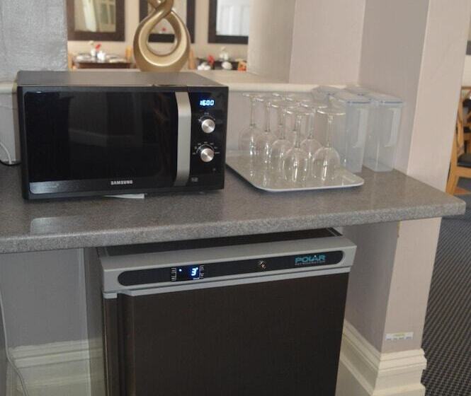 Отель The Sheldon B&b Free Private Parking