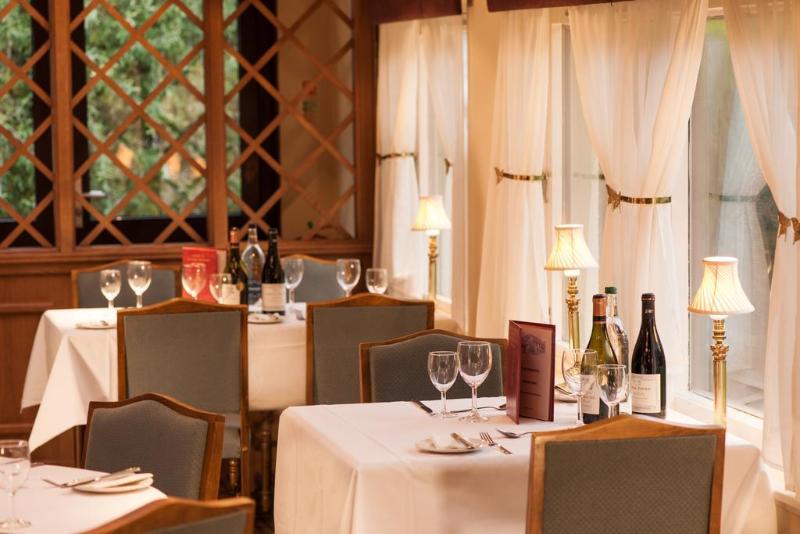 Отель The Stronlossit Inn