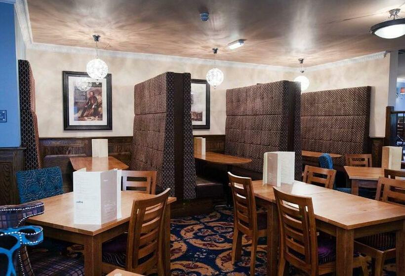 בית מלון כפרי The White Lady Wetherspoon